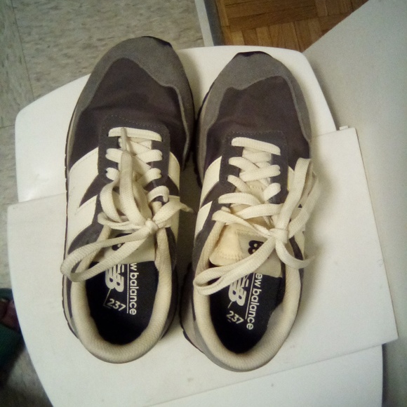 Women’s Authentic New Balance 237 - Picture 6 of 7